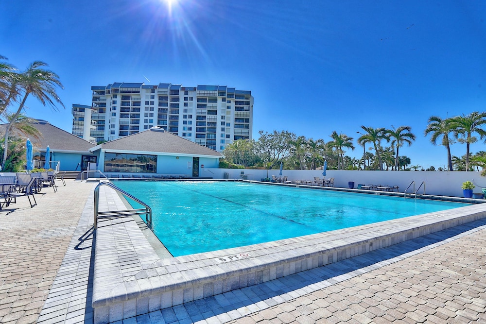 St. Pete Beach Yacht and Tennis Club 404