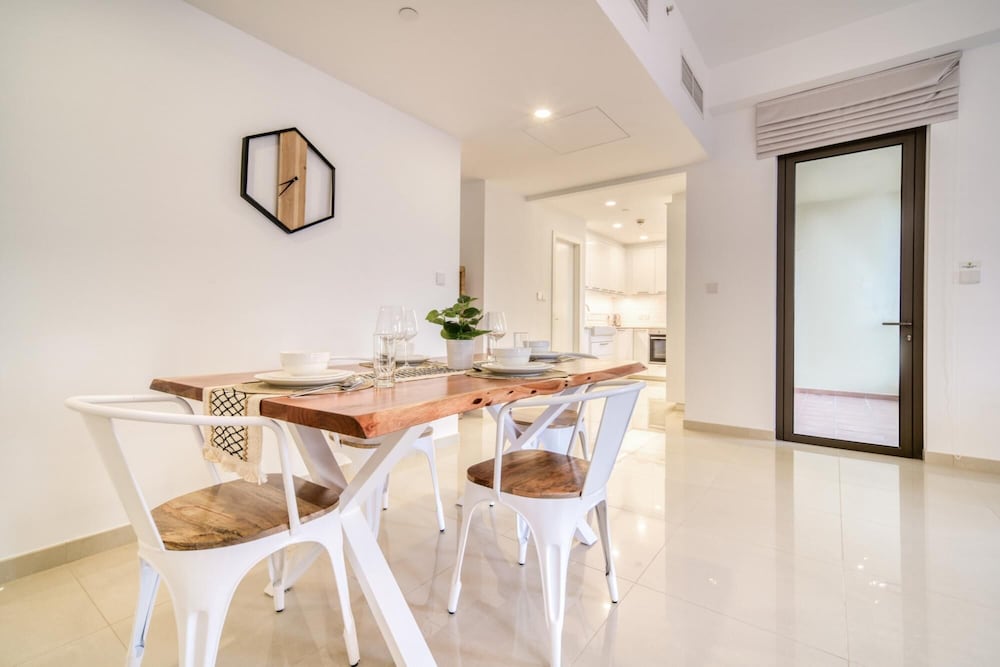 JBR Gem Spacious 1BR Apt With Balcony