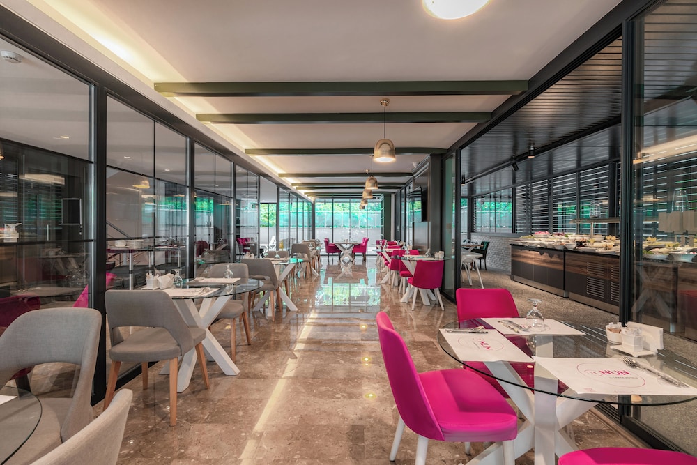 Nun By Laren Hotels - Image 72