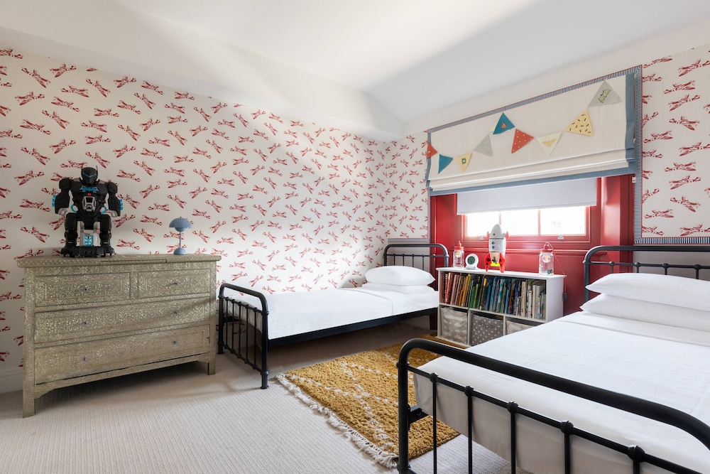 Westbourne Park Road XVI by Onefinestay