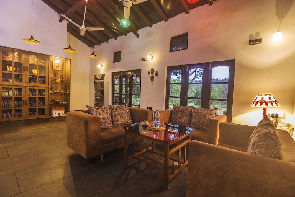 WOW STAYZ2 Pachmarhi Ecotel Resort view 4
