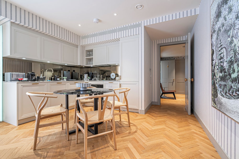 Luxury flats near Big Ben and London Eye