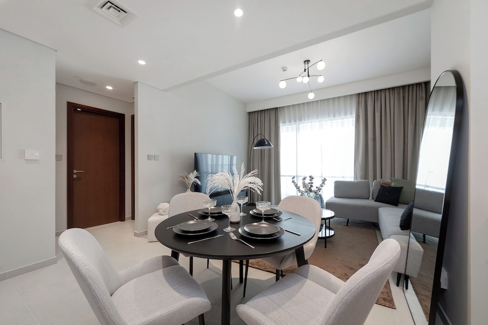 Luxury 1BR at Vida Residences