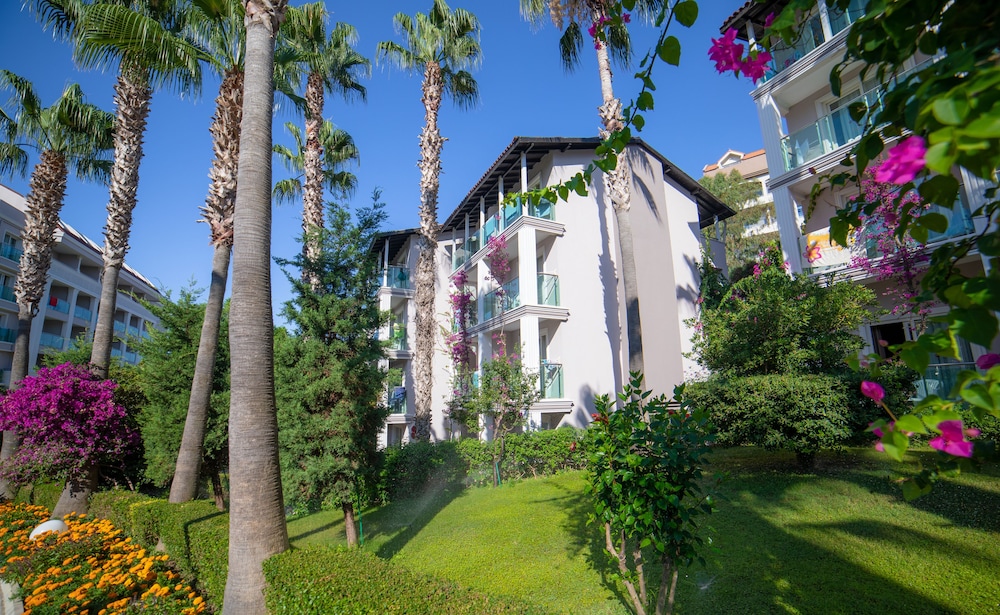 Sealife Buket Resort & Beach Hotel – All Inclusive
