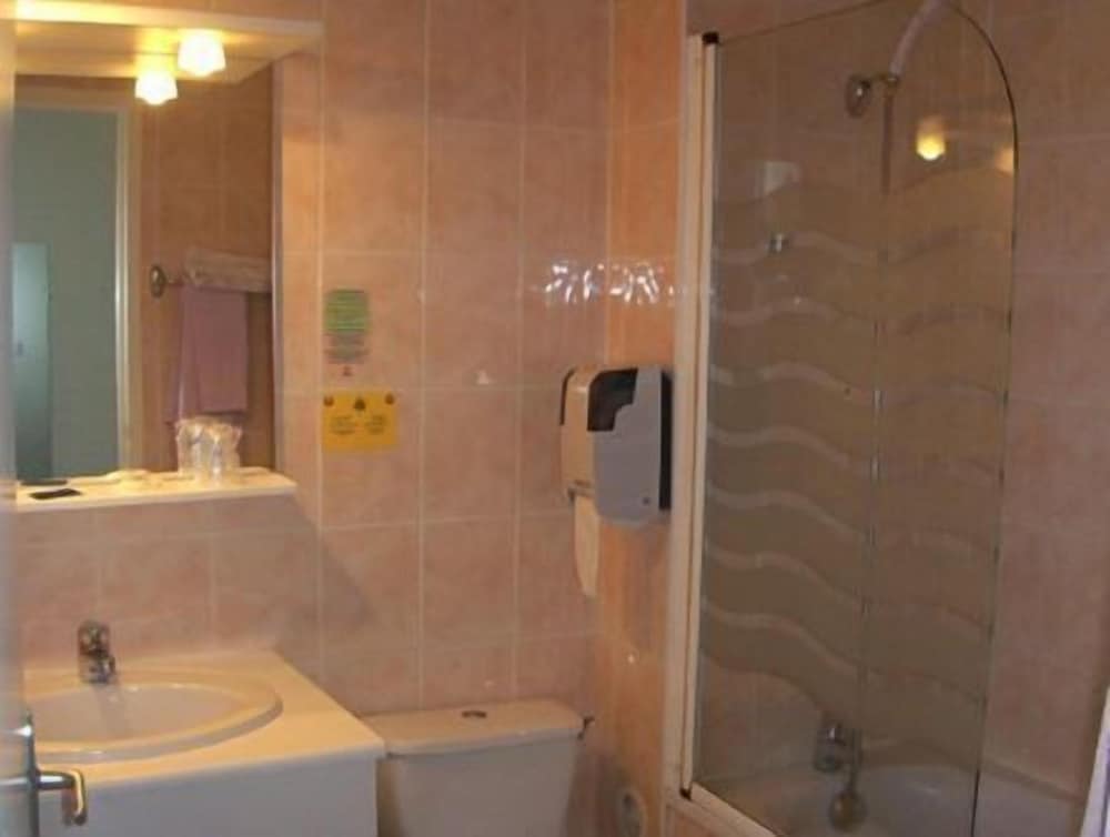 Valence Vacations - Hotel de Paris et des Voyageurs - Property Image 1