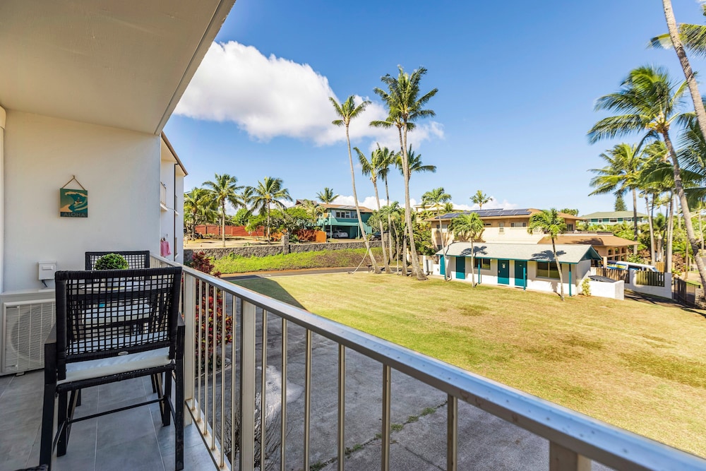 Kuau Plaza Paia Condo with Parking