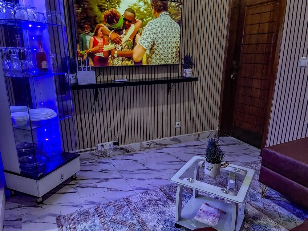 Charming Kinshasa Apartment in Gombe - Entire House for Rent