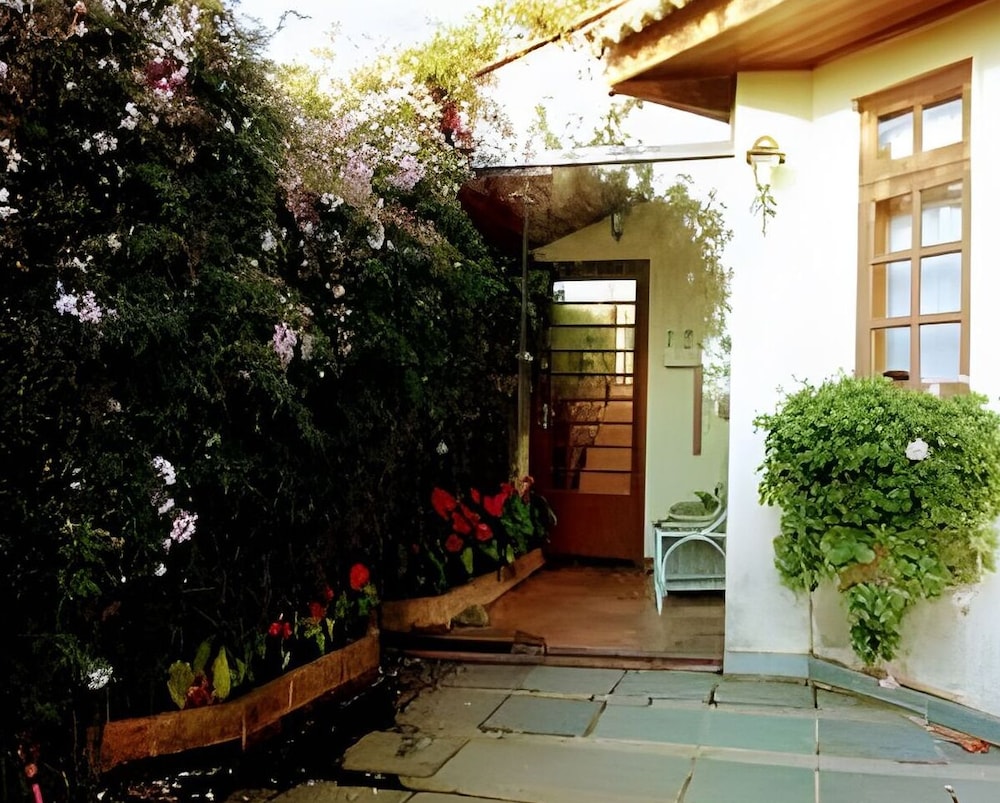 THE WRITERS HOUSE