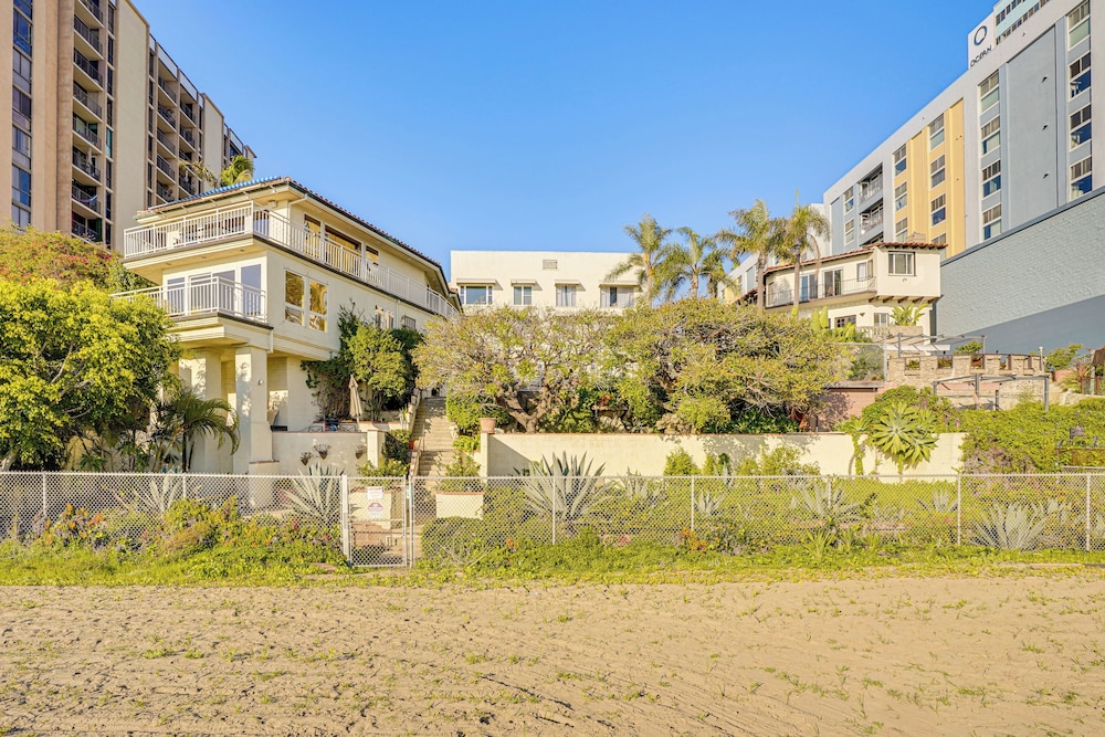 Beachfront Living in Long Beach: 2,500 Sq Ft Condo