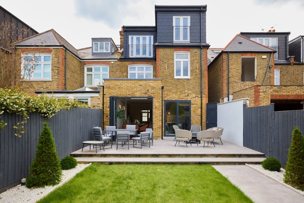 The Roehampton Place - Elegant 5bdr House With Garden Parking
