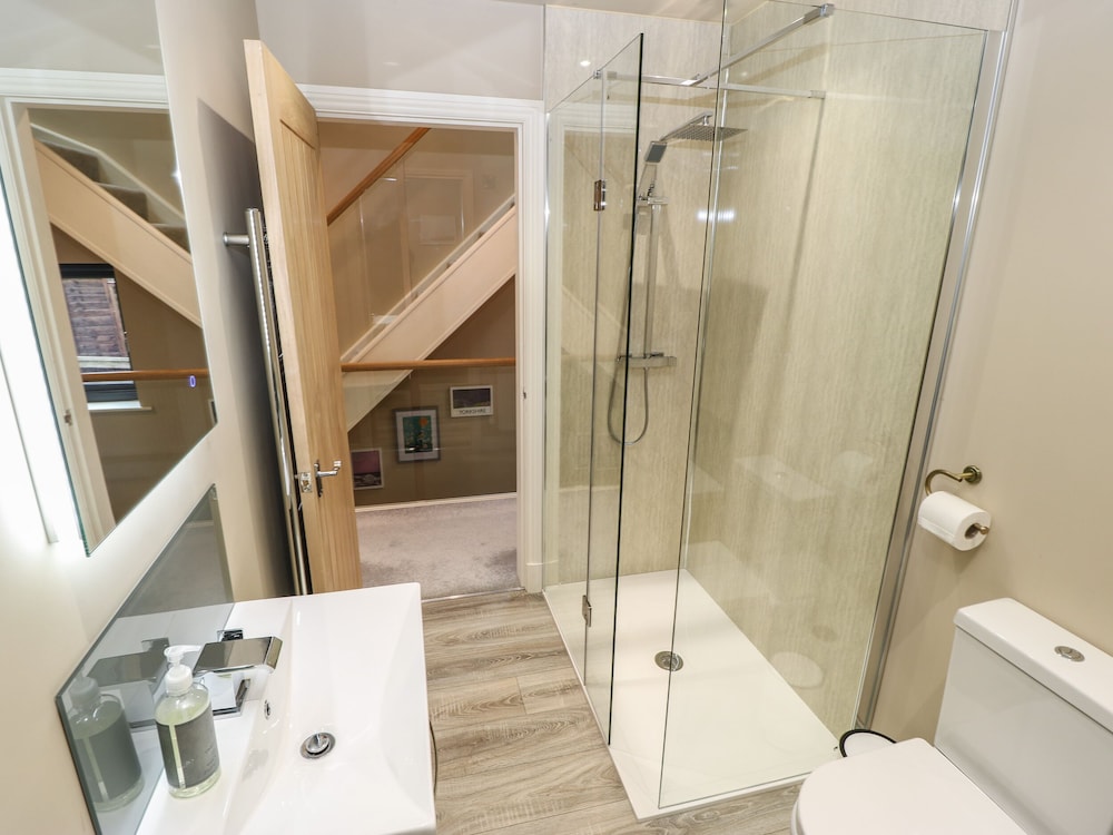 1 Stansfield Mews