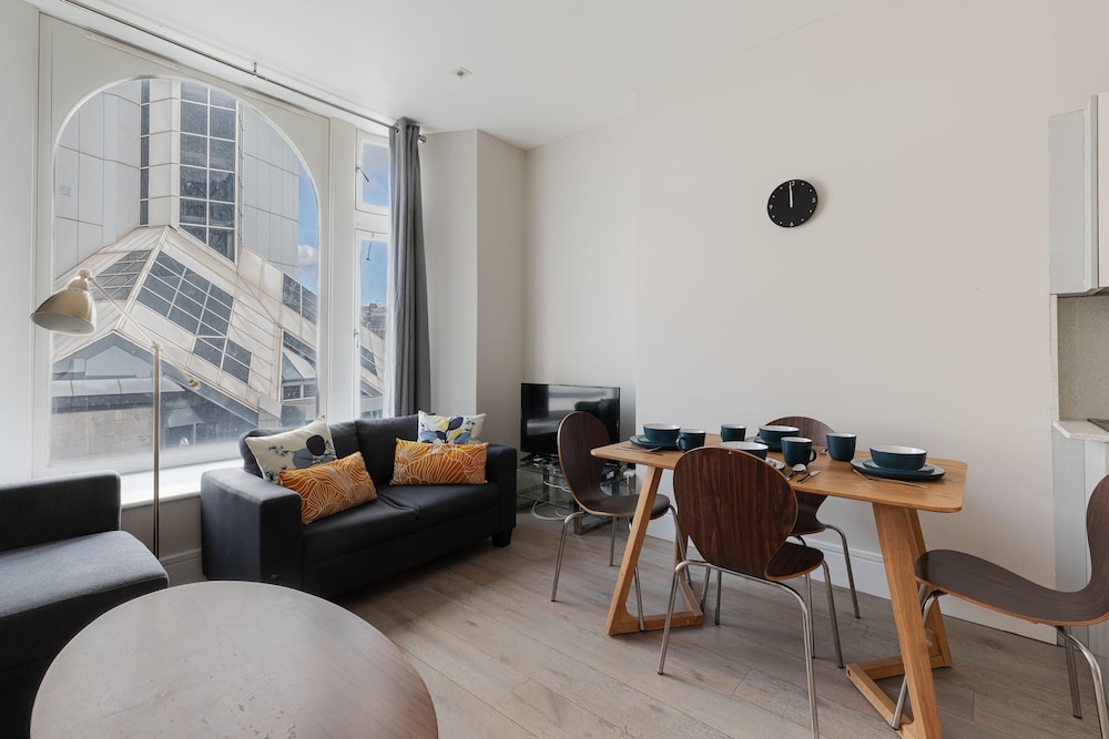 Superb Apartments opp Edgware Rd Station
