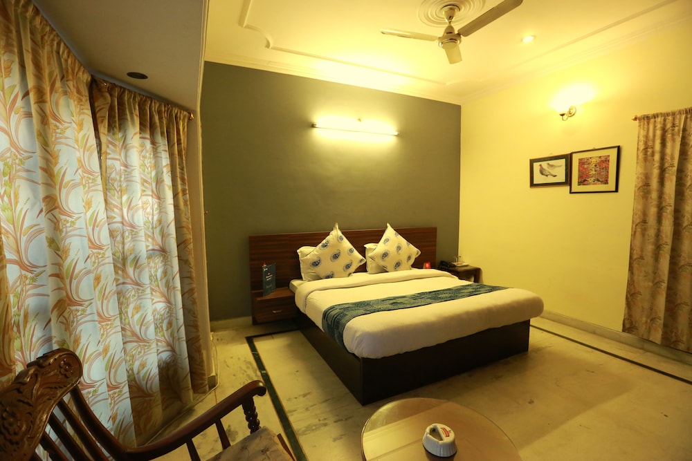 OYO 5634 IVY Stays - Manoj Pandey Chowk