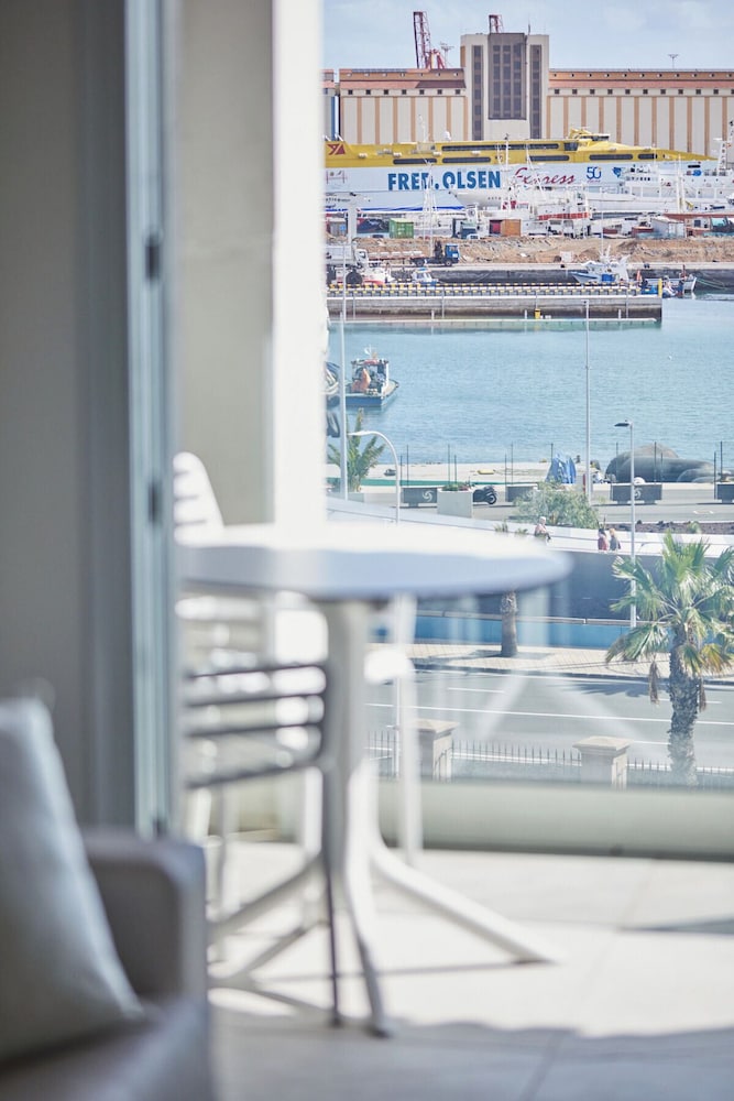 Silken Atlantis Suite – Holiday Homes