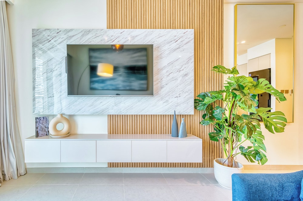 PVH - Charming 1BR - Burj Royale