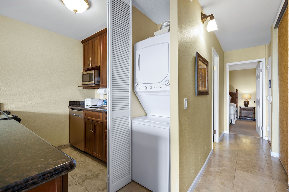 Maui Vista 1-308 - Steps From the Beach, Renovated, Ocean Views, New Windows, AC