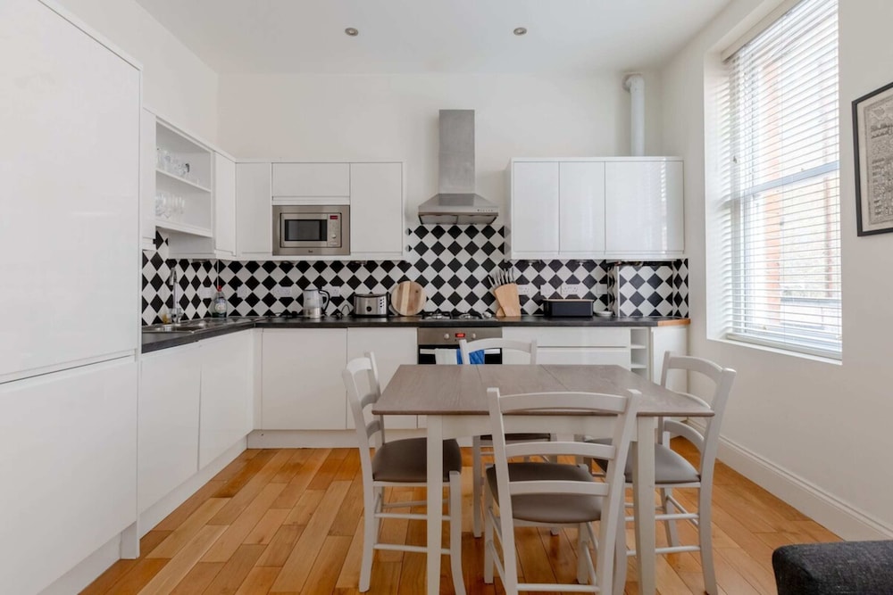 Stylishly Snug 1BD Flat, Camden Town!