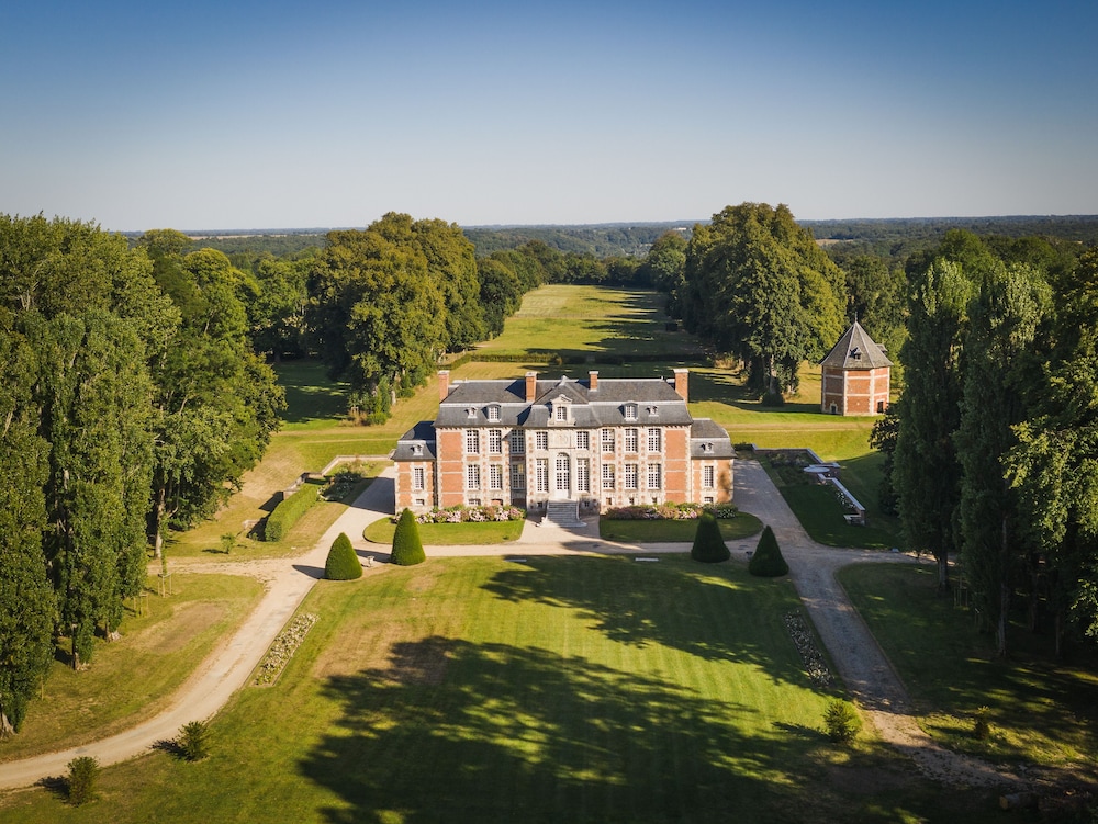 Château de Saint-Maclou view 2