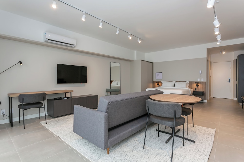 Studios Tower by Viva - Prédio com piscina e estacionamento no centro de Floripa