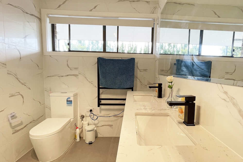 Maroondah 3BR Brick House
