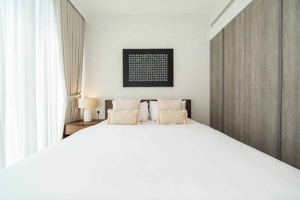 Experience 2BR Luxury Living  LIV Marina