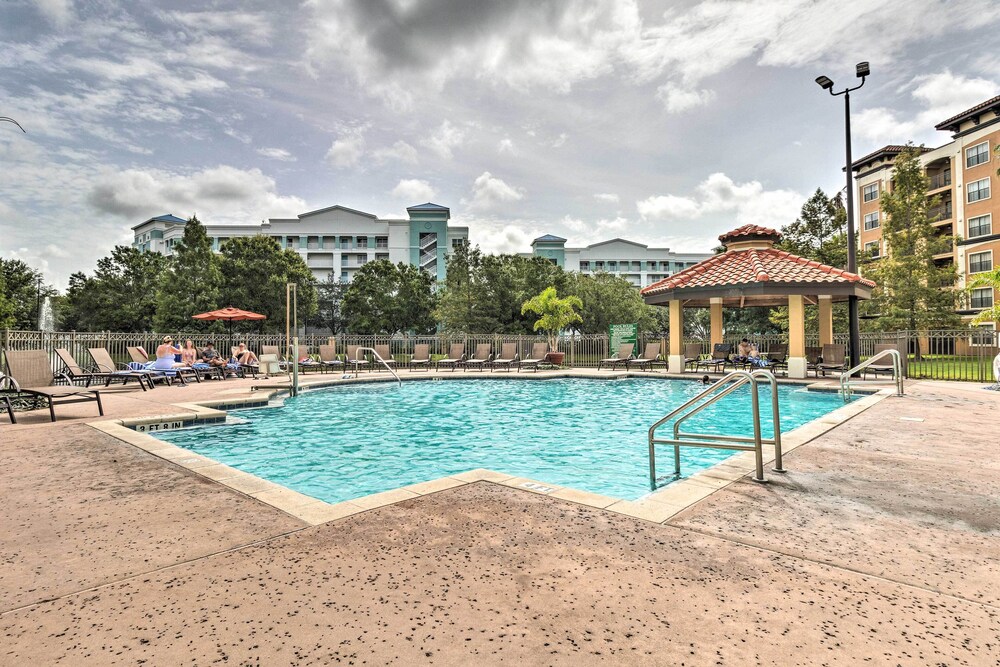 Floridays Resort Condo 11 Mi to Walt Disney World!