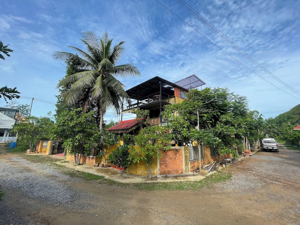 Golden Mango House