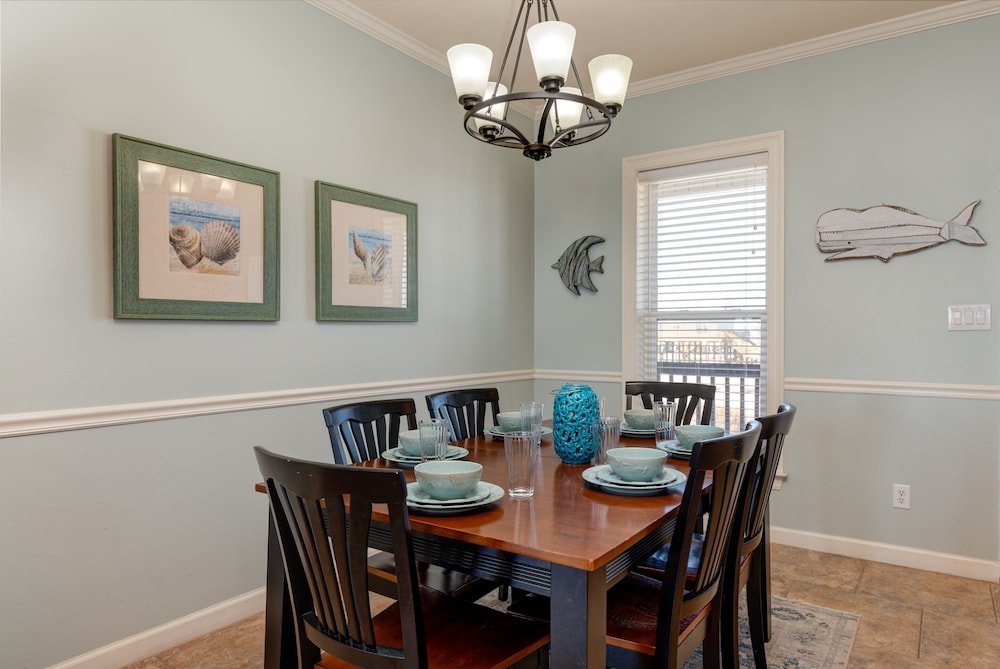 Sonny Side - Enjoy The Private And Personal Lot Space For More Family Beach Time. Unobstructed Views Of Water And Sky! 4 Bedroom Home by RedAwning
