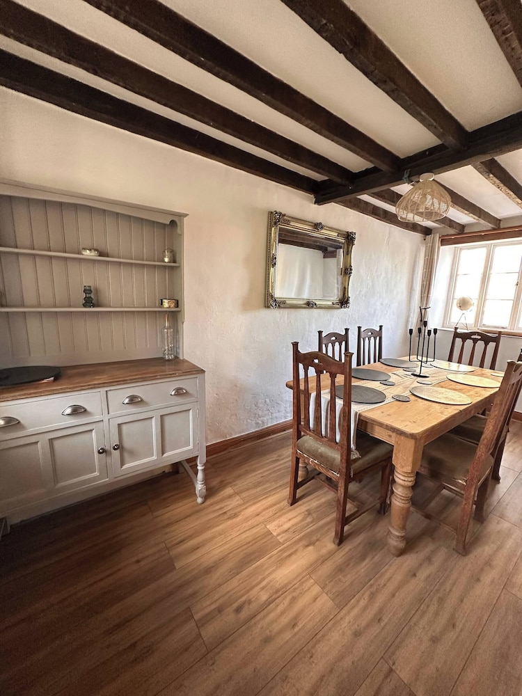 Rustic Cottage in the Countryside