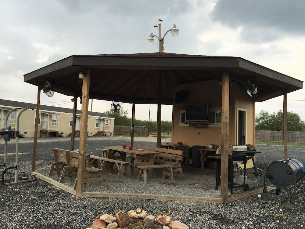 Desert Meadow Lodge