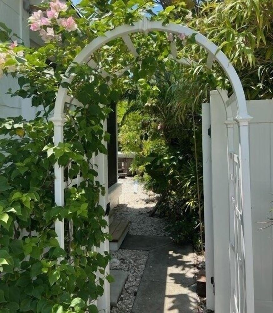 2404 Ave B 2 Bedroom Cottage by RedAwning