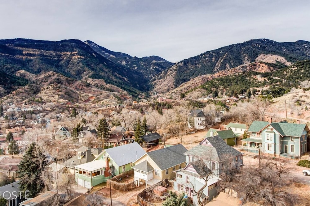 Of Manitou Springs 2min to Restaurants, Shops! view 5