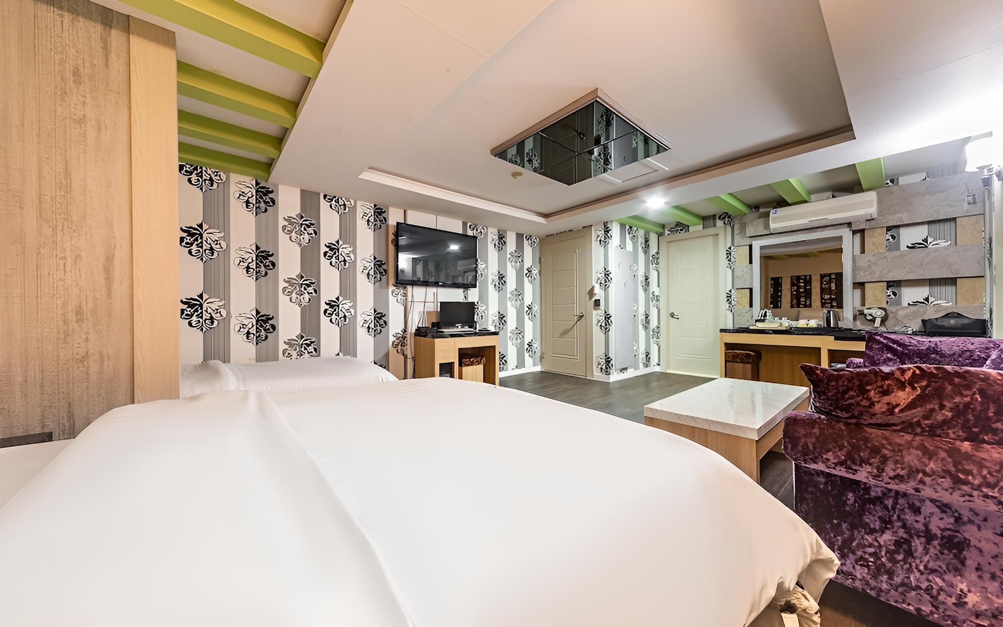 Photo 7