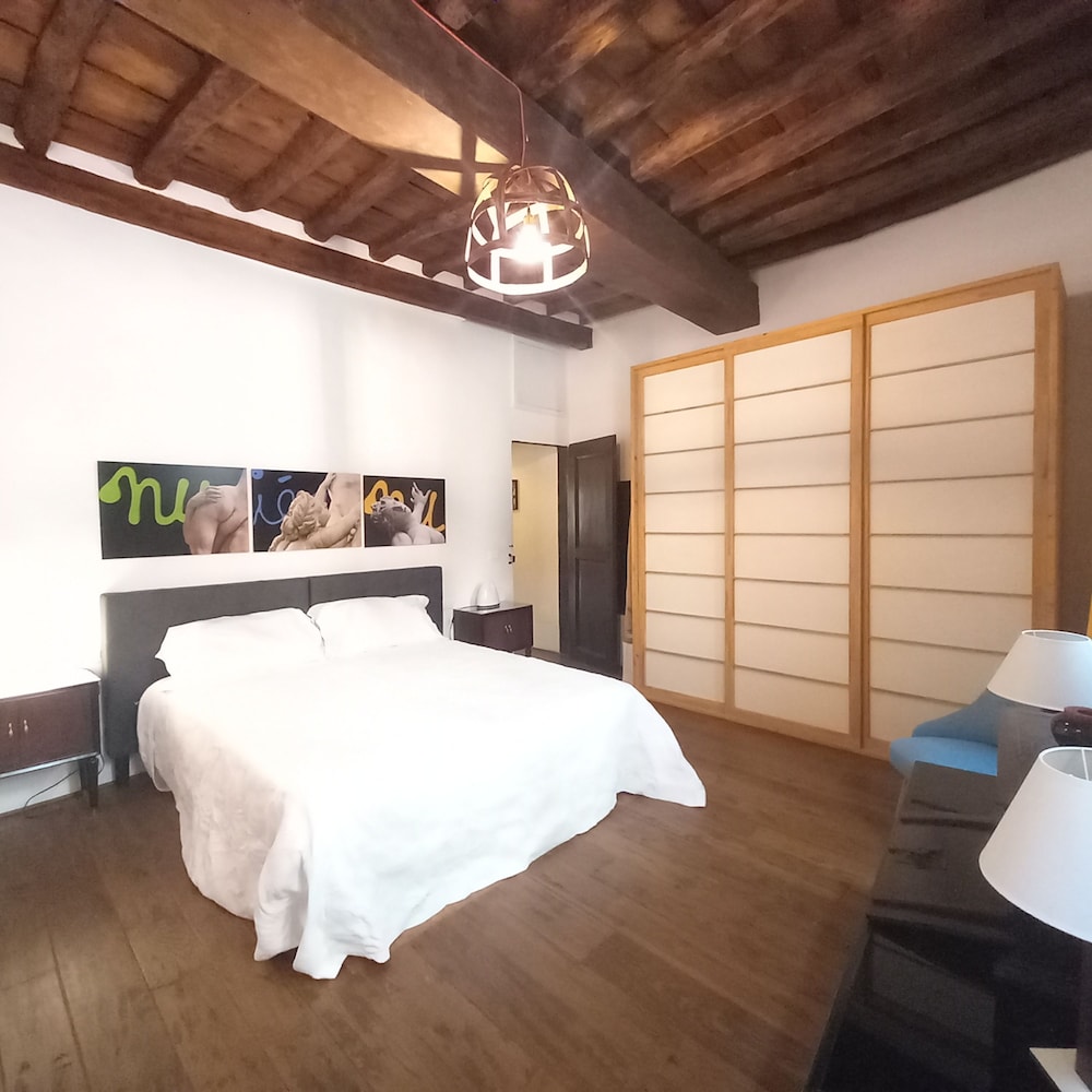 Pepi 64 in Firenze With 2 Bedrooms and 1 Bathrooms