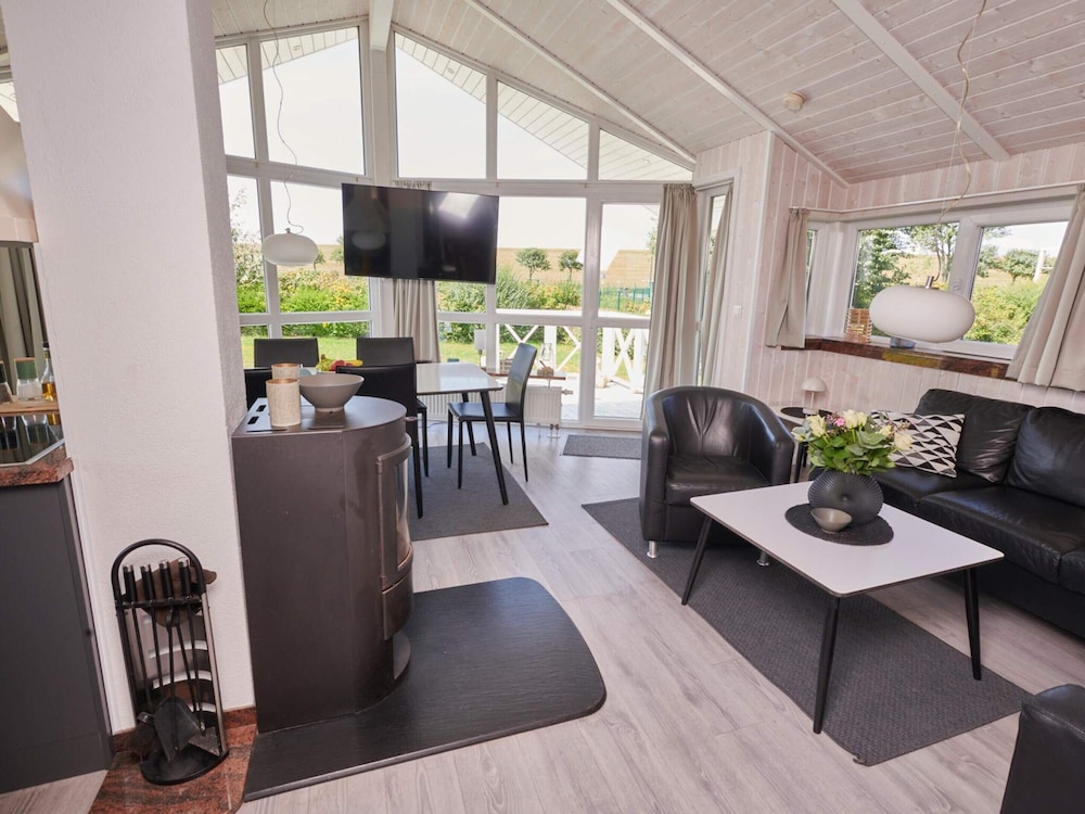 4 Star Holiday Home in Friedrichkoog