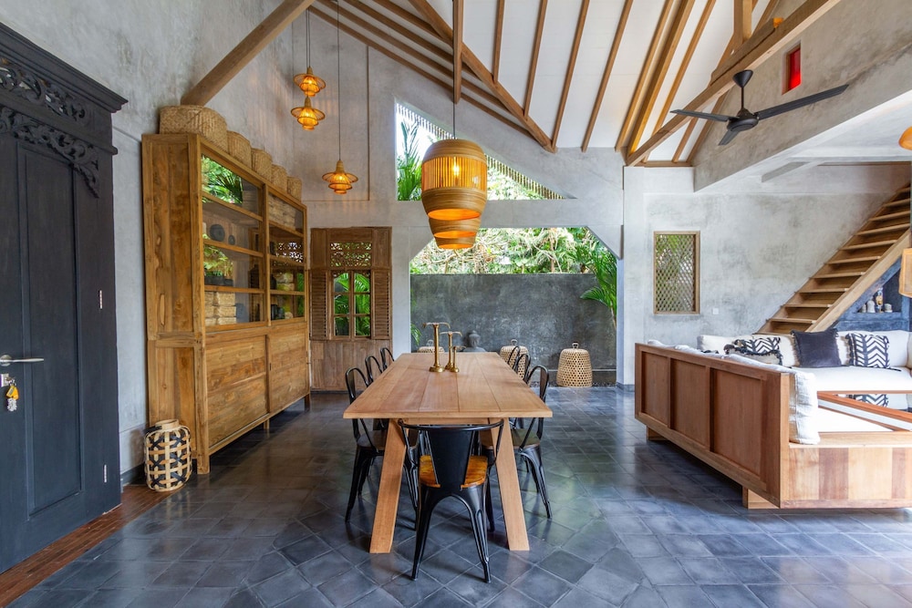 Villa Palm Jari 1 by Alfred in Bali - Architectural 2 Bedroom Pool Villa Berawa Canggu