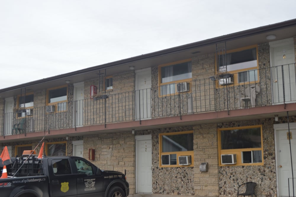 Thunder Bay Vacations - Modern Motel - Property Image 11