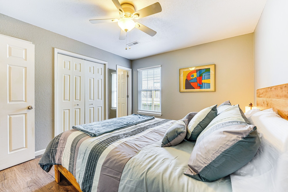 1 Mi to Dtwn: Bentonville Retreat w/ Patio