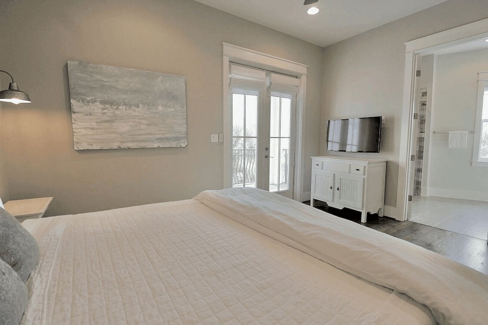 Totally Beachin by Avantstay Sleeps 18 Seacrest Beach