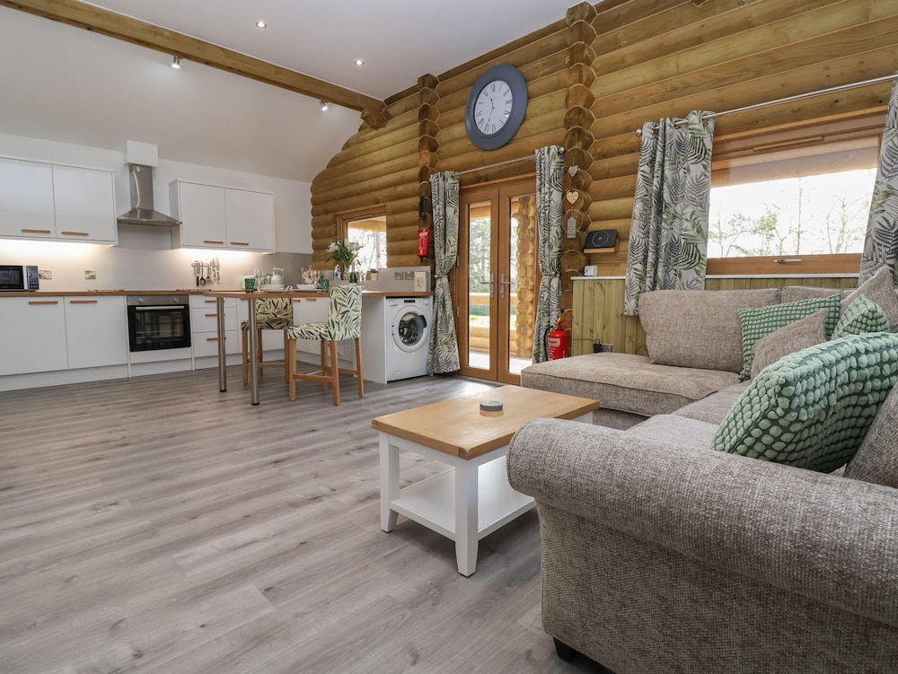 Redwood Lodge