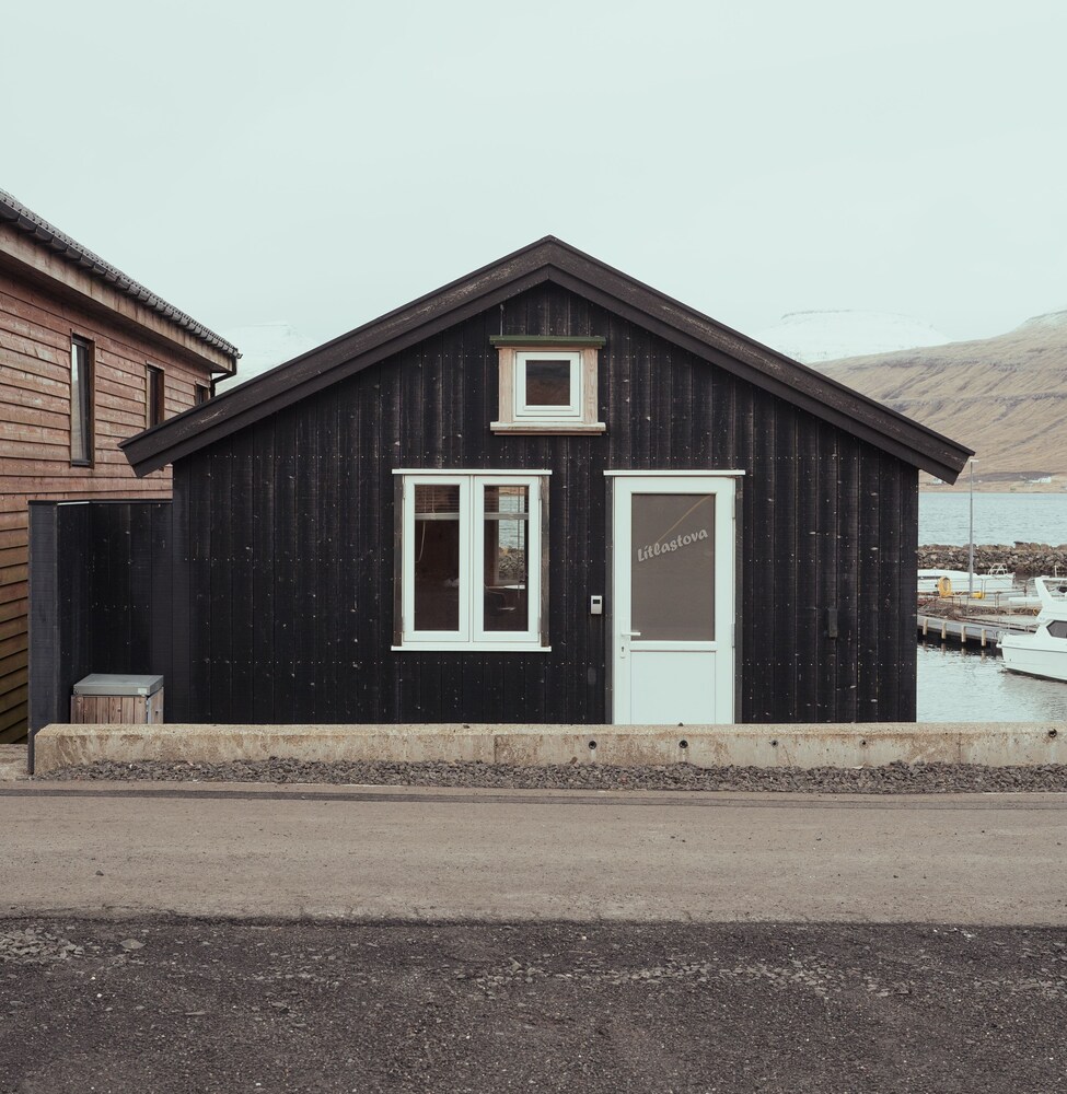 Lítlastova | A Charming Boathouse Getaway
