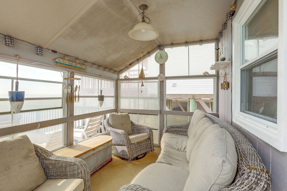 Walk to Public Beach: Bayfront Jersey Home w/ View