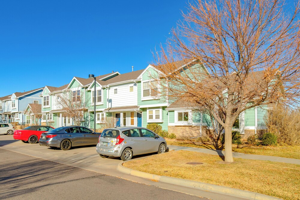 16 Mi to Dtwn Denver: Cozy Townhome w/ Patio!