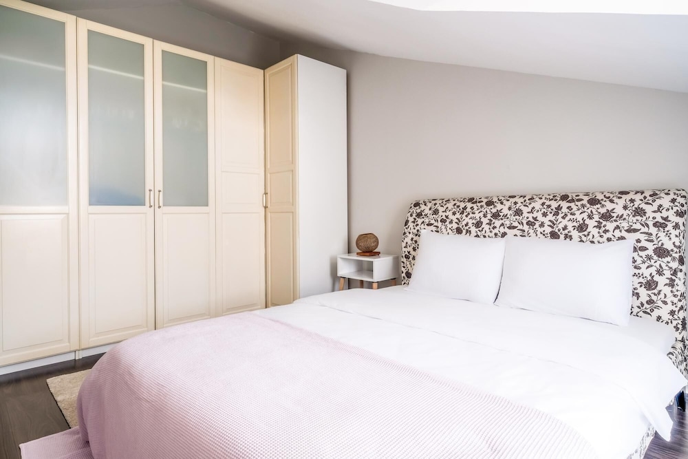 Chic Modern Flat With Terrace in Istanbul Florya