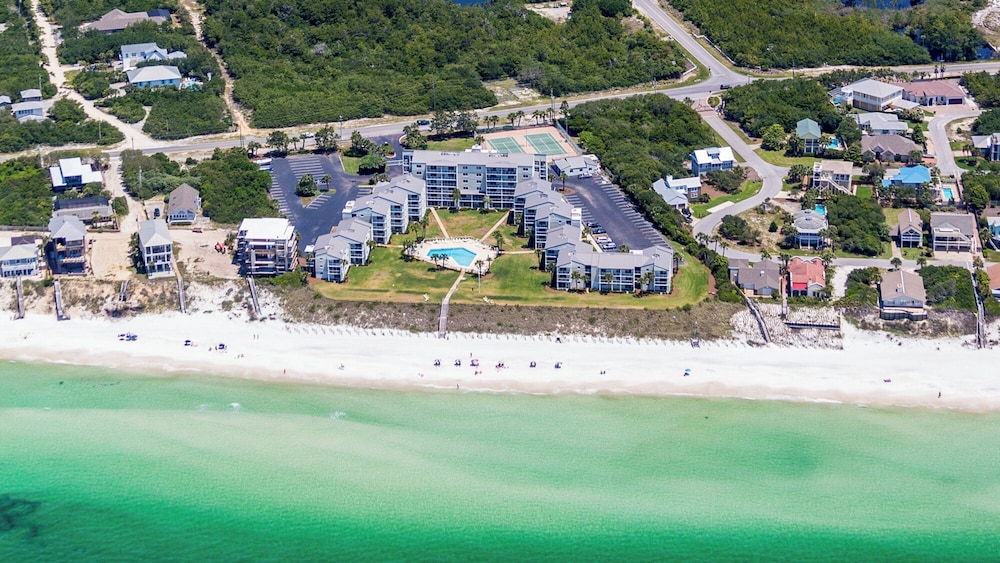 Sand Cliffs 108: Steps to Beach & Pool Access!