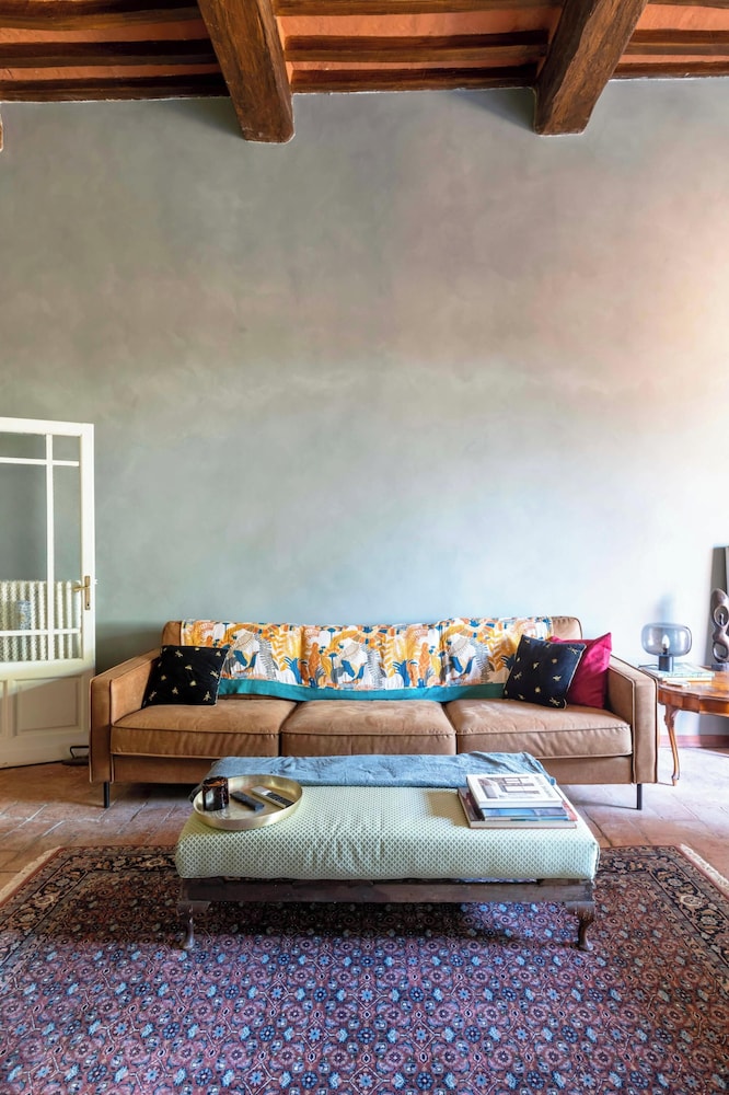 Tuscany - Townhouse - Sleeps 18 - Garden Near Lake
