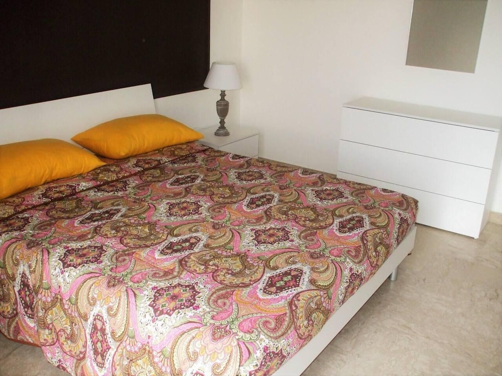 Captivating 2-bed Apartment in Grottole view 5