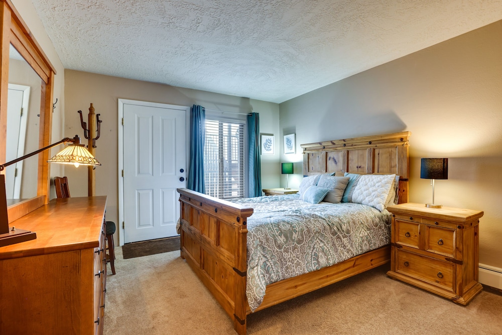 1 Mi to Marina: Frisco Condo w/ Mtn-view Balcony! view 2