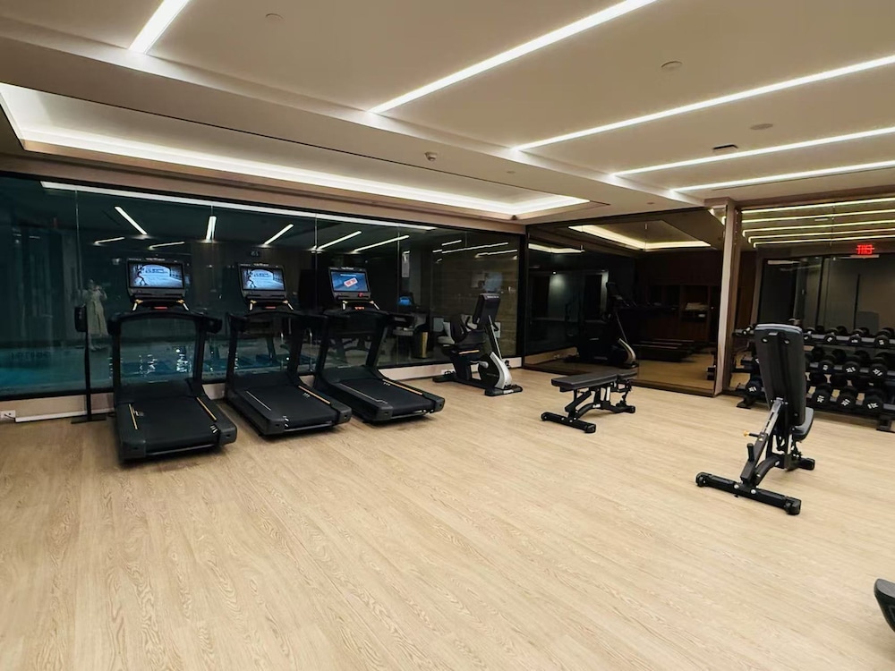 New Luxury Penthouse w Pool Gym in Flushing