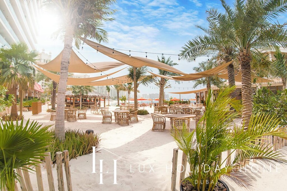 LUX Holiday Home - Azure Residence 1